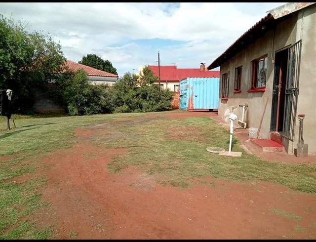 2 BEDROOM HOUSE FOR SALE IN VOSLOORUS